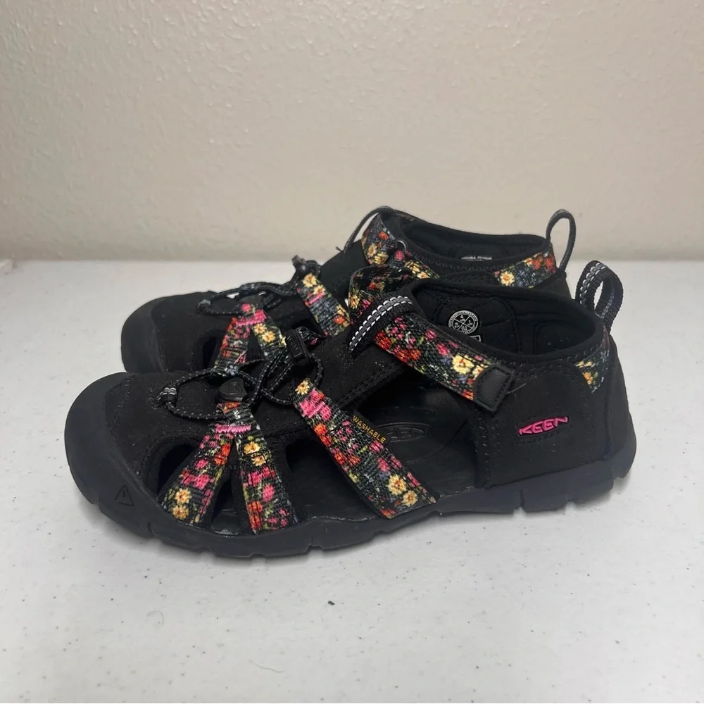 Keen Shoes Kids Seacamp II in Black Floral Youth Size US 4 Water Washable Straps